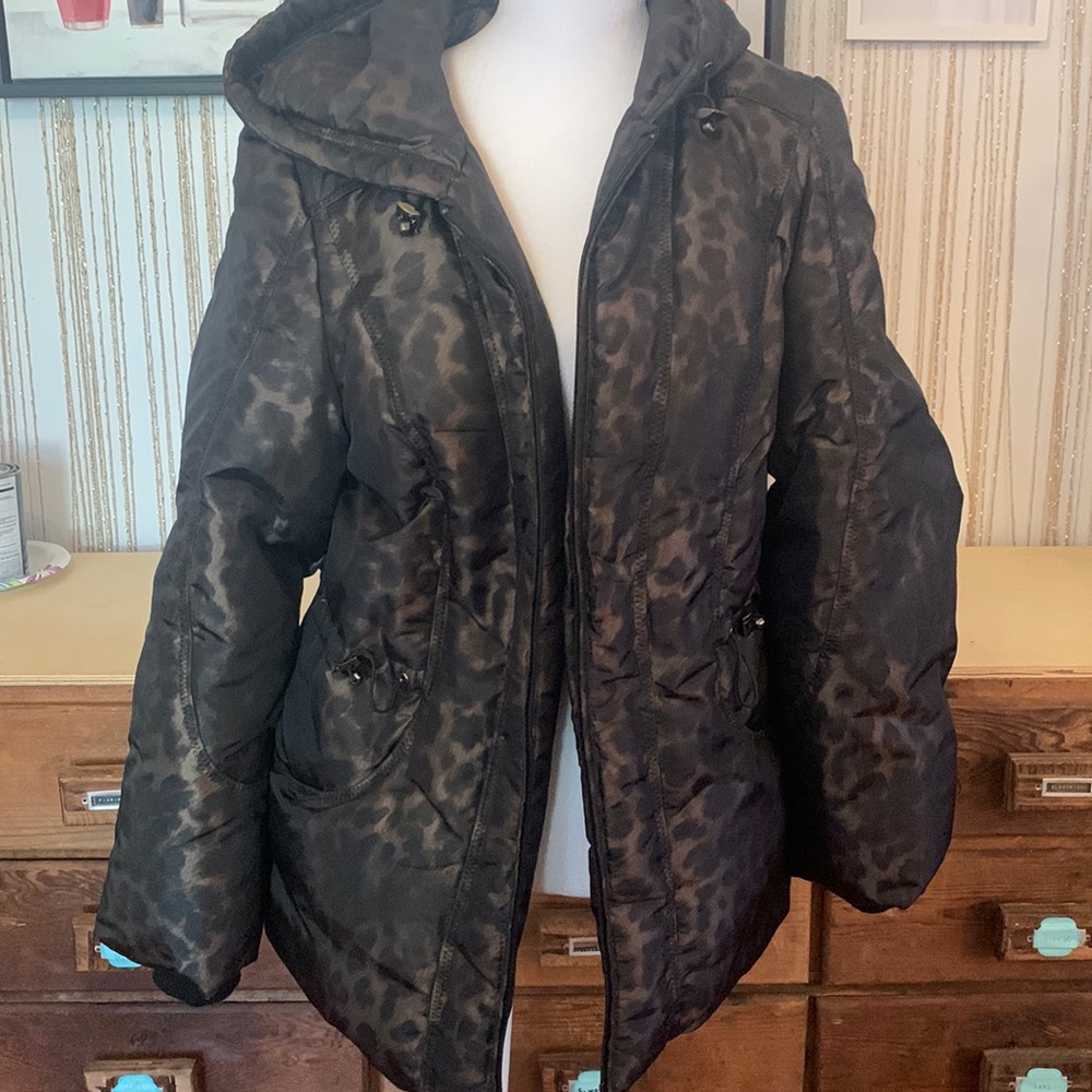 Animal print winter coat platinum sz medium
